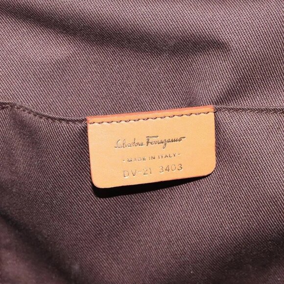 Salvatore Ferragamo Gancini Hand Bag Wicker Beige Gold Auth 132381 - Picture 12 of 16